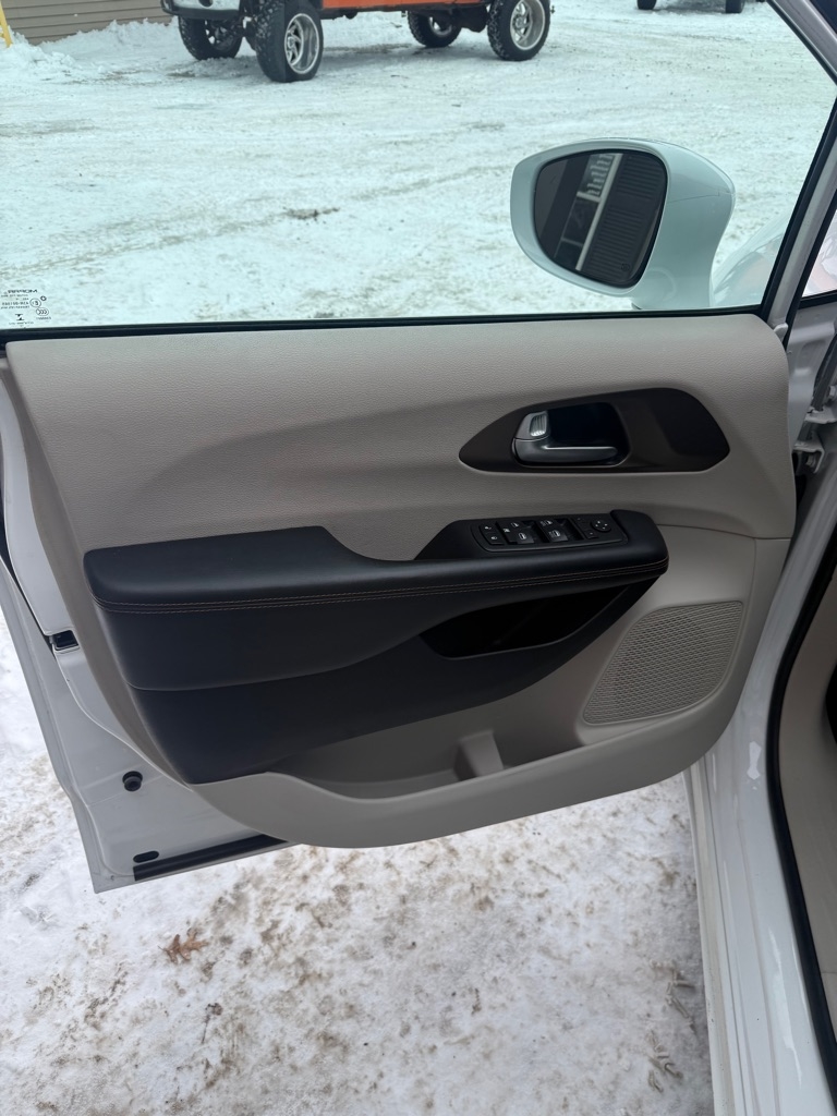 Chrysler Pacifica Touring-L 2017