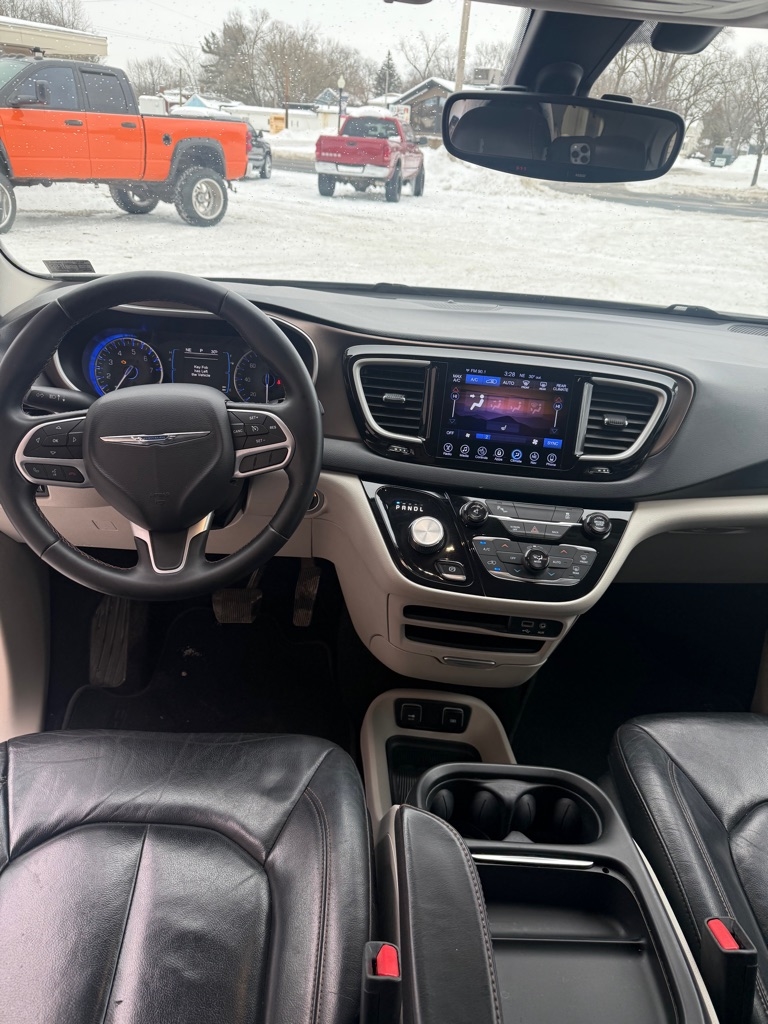 Chrysler Pacifica Touring-L 2017