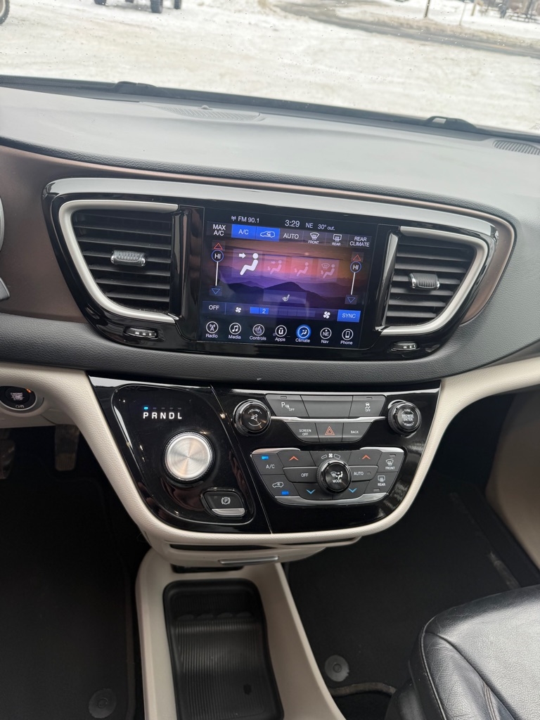 Chrysler Pacifica Touring-L 2017