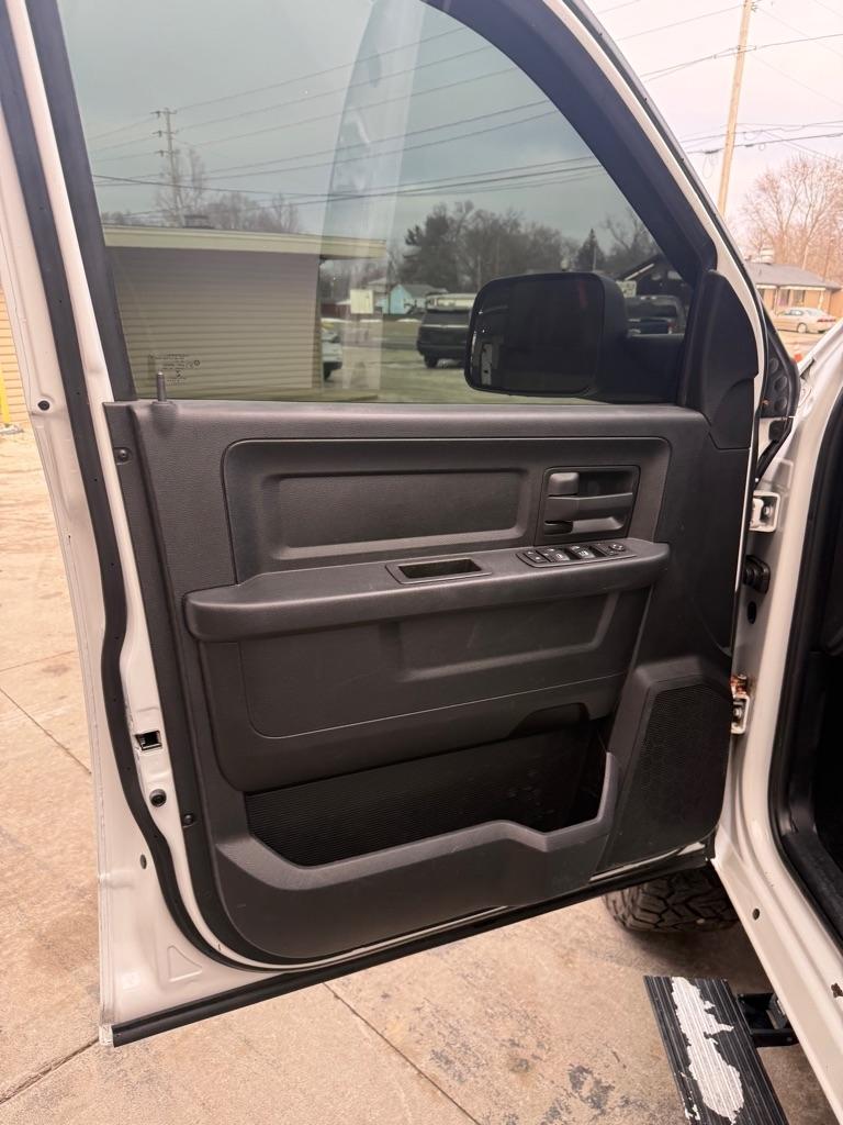 RAM 2500 Tradesman Crew Cab LWB 4WD 2015
