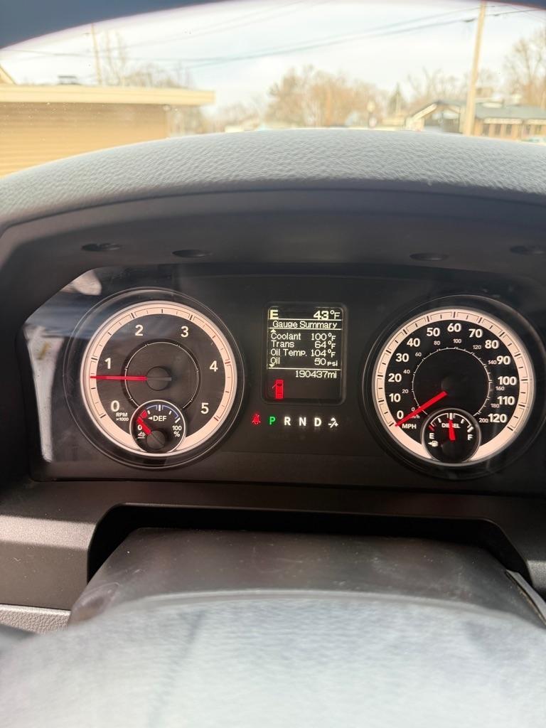 RAM 2500 Tradesman Crew Cab LWB 4WD 2015