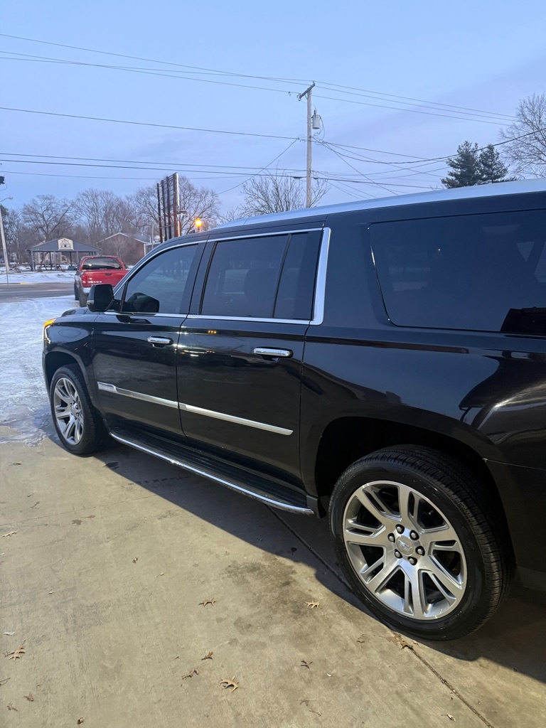 Cadillac Escalade ESV Luxury 4WD 2017
