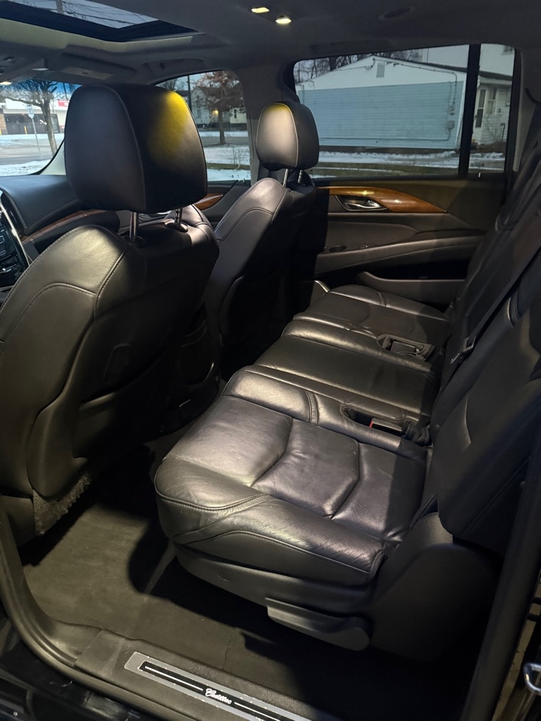 Cadillac Escalade ESV Luxury 4WD 2017