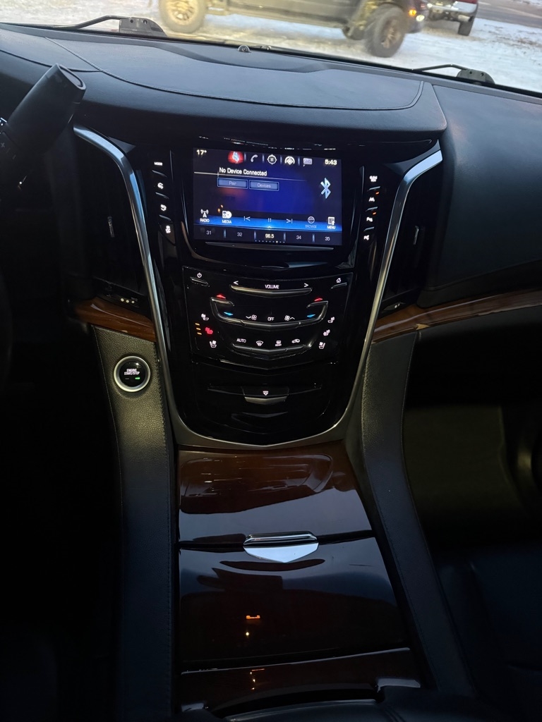 Cadillac Escalade ESV Luxury 4WD 2017