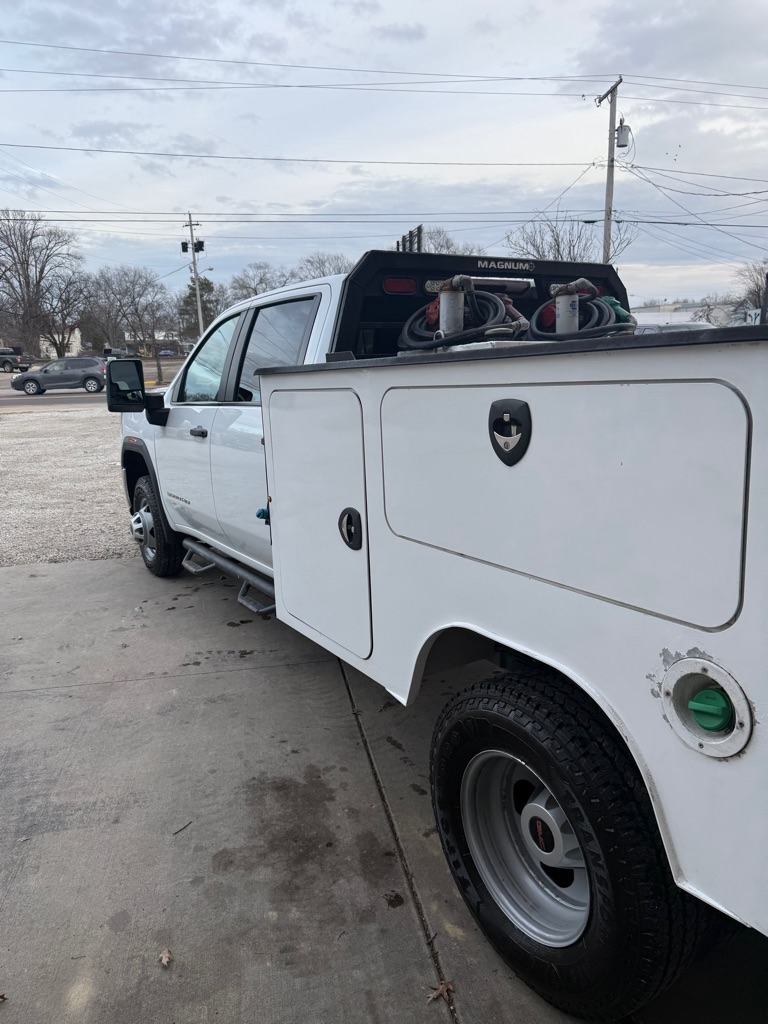 GMC Sierra 3500HD Pro Crew Cab 4WD SB 2022