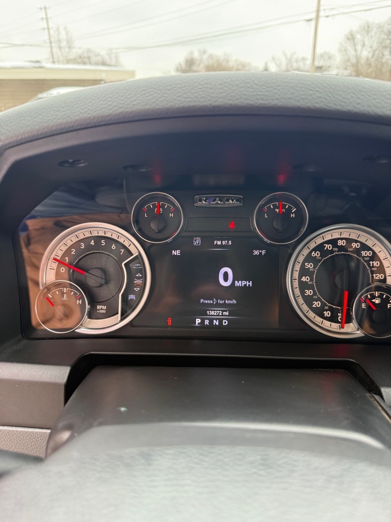 RAM 2500 SLT Crew Cab SWB 4WD 2017