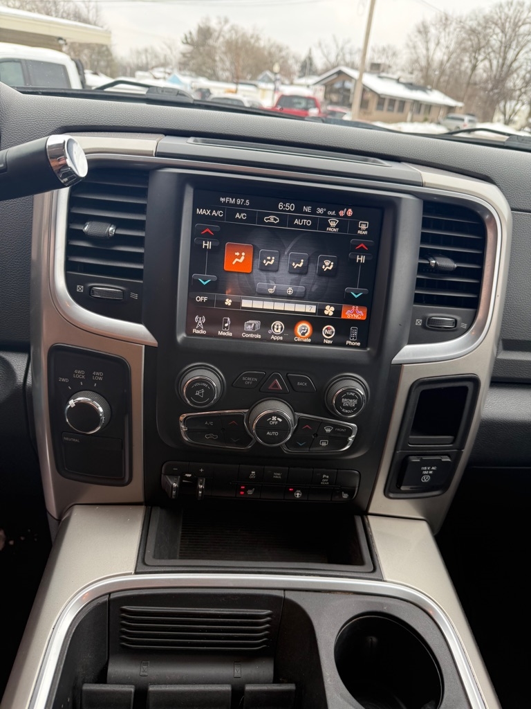 RAM 2500 SLT Crew Cab SWB 4WD 2017