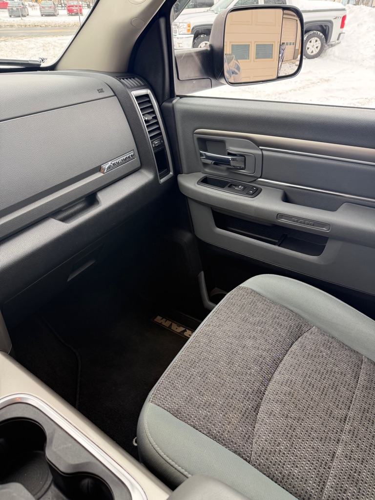 RAM 2500 SLT Crew Cab SWB 4WD 2017