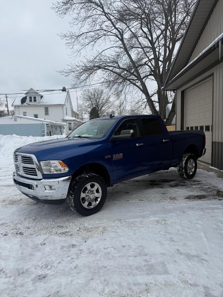 RAM 2500 SLT Crew Cab SWB 4WD 2017