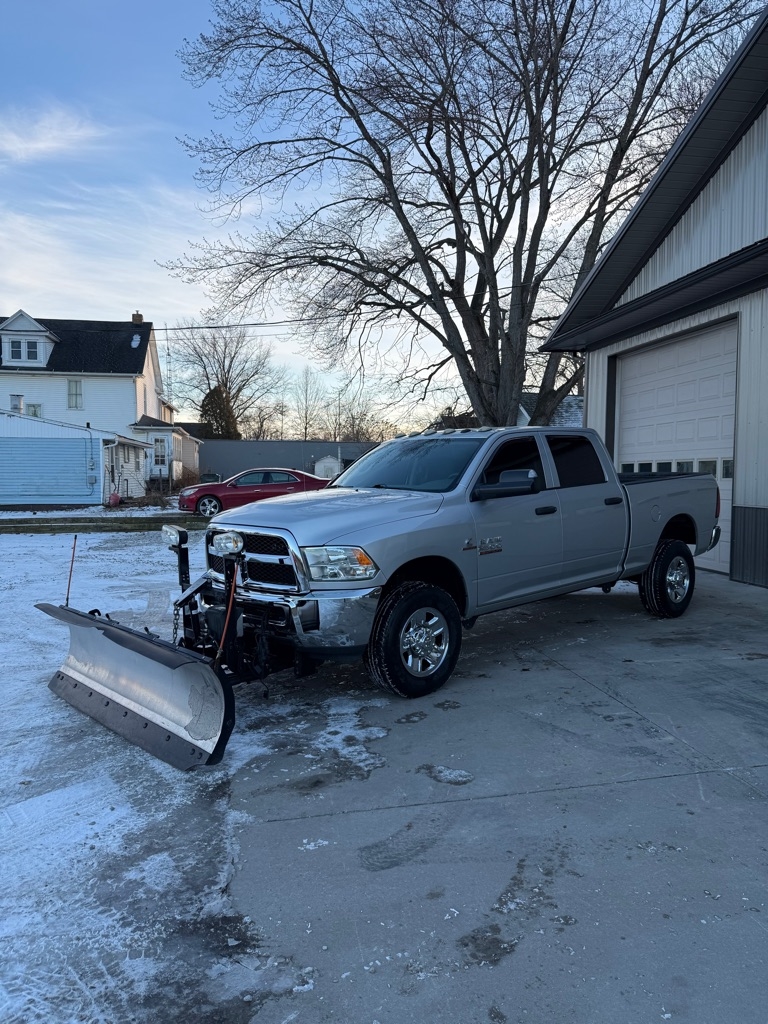 RAM 2500 Tradesman Crew Cab SWB 4WD 2016
