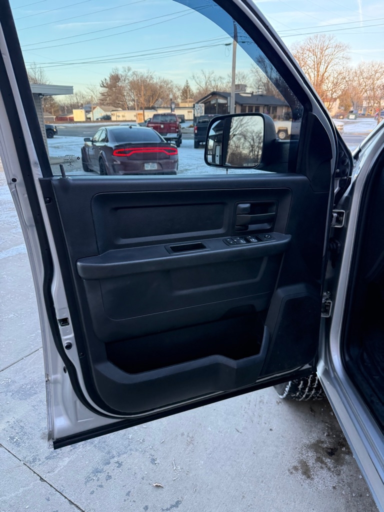 RAM 2500 Tradesman Crew Cab SWB 4WD 2016