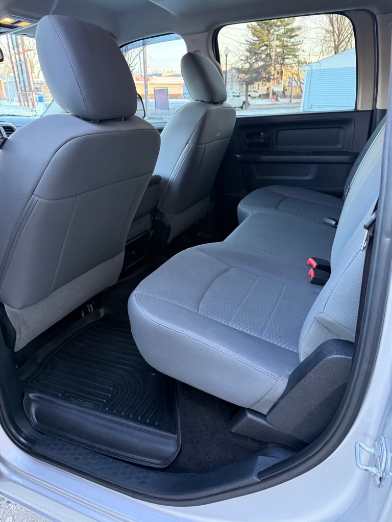 RAM 2500 Tradesman Crew Cab SWB 4WD 2016