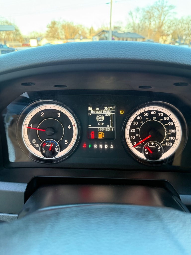 RAM 2500 Tradesman Crew Cab SWB 4WD 2016