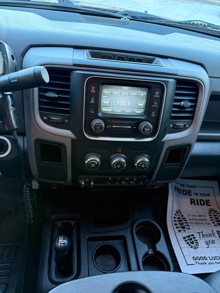 RAM 2500 Tradesman Crew Cab SWB 4WD 2016