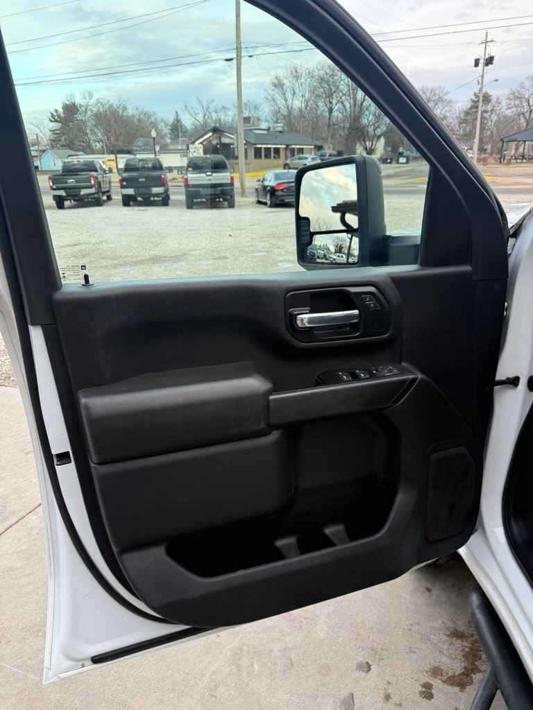 GMC Sierra 3500HD Pro Crew Cab 4WD SB 2022