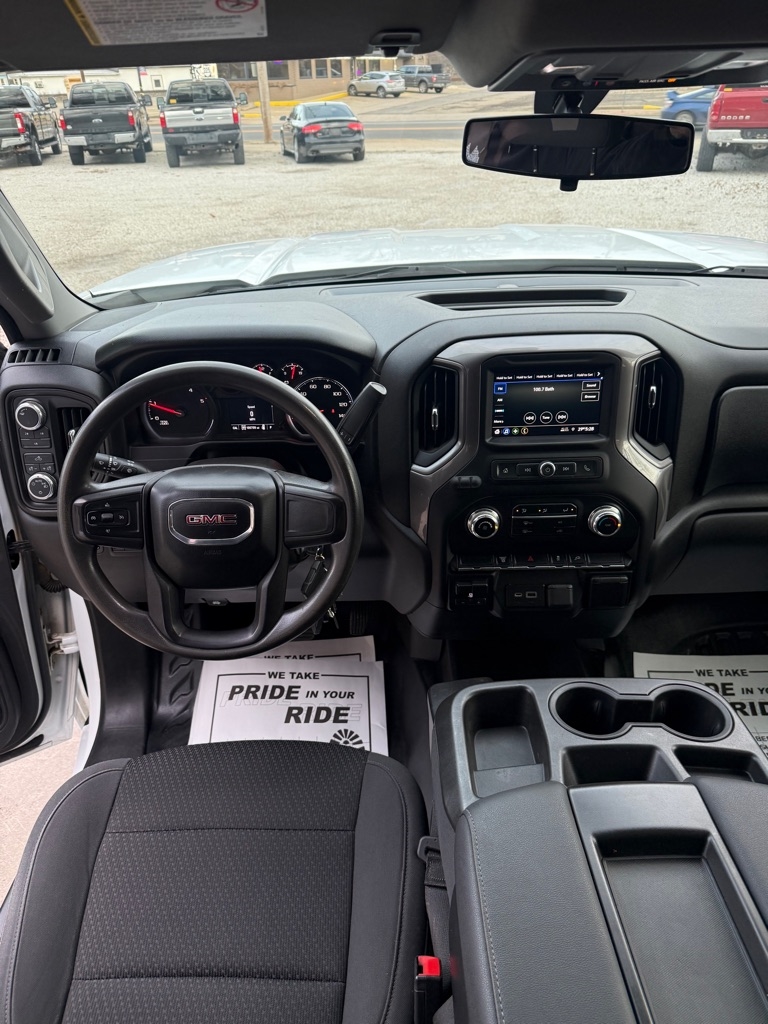 GMC Sierra 3500HD Pro Crew Cab 4WD SB 2022
