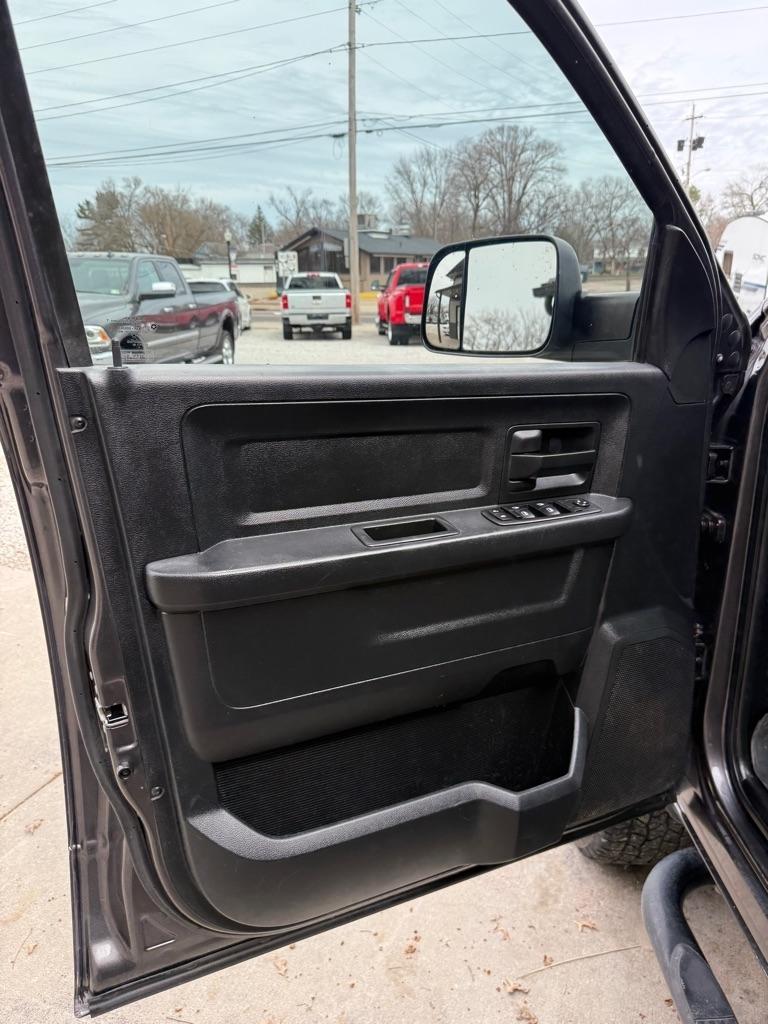 RAM 2500 Tradesman Crew Cab SWB 4WD 2015