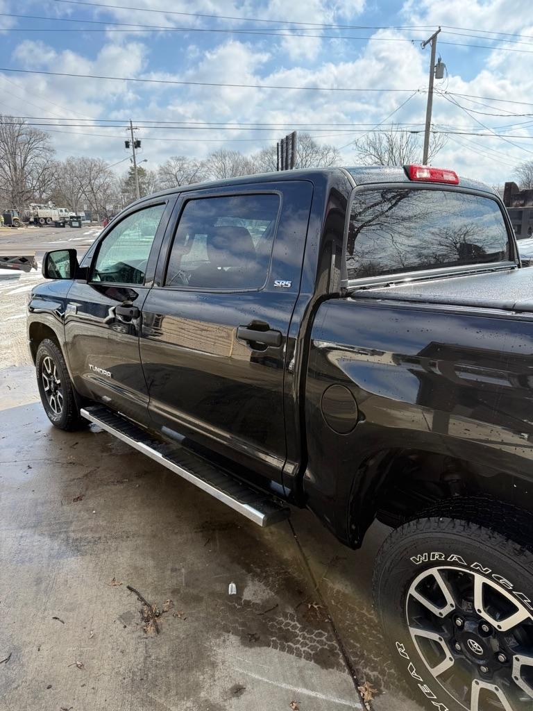 Toyota Tundra SR5 5.7L V8 CrewMax 4WD 2018