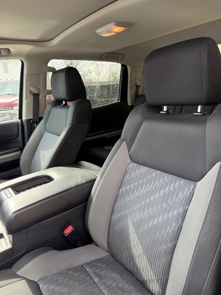 Toyota Tundra SR5 5.7L V8 CrewMax 4WD 2018