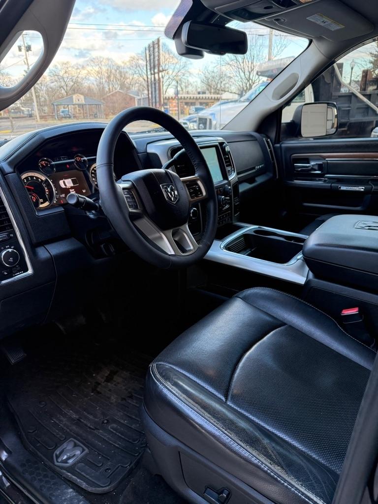 RAM 2500 Laramie Crew Cab SWB 4WD 2016