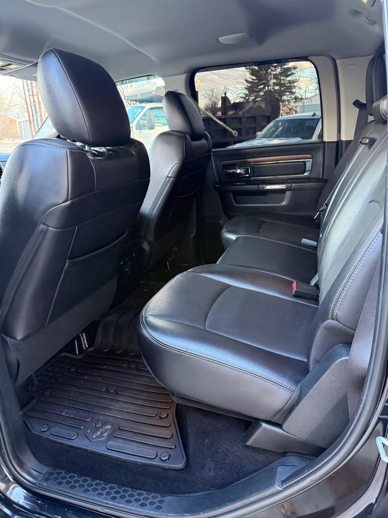 RAM 2500 Laramie Crew Cab SWB 4WD 2016