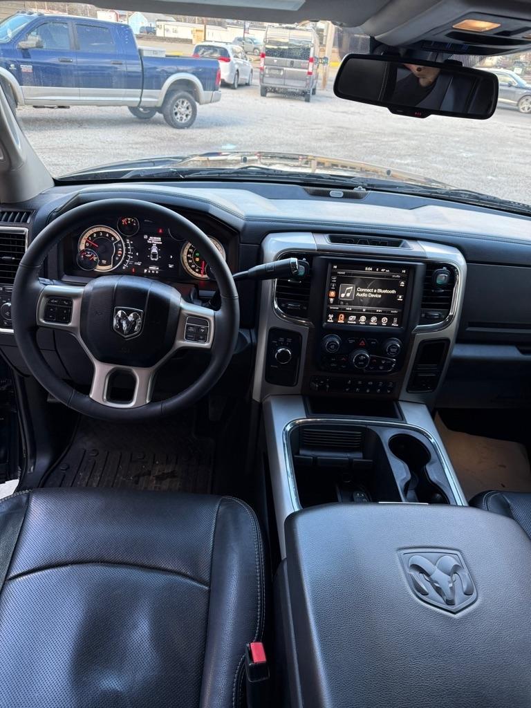 RAM 2500 Laramie Crew Cab SWB 4WD 2016