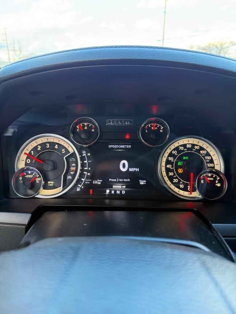 RAM 2500 Laramie Crew Cab SWB 4WD 2016