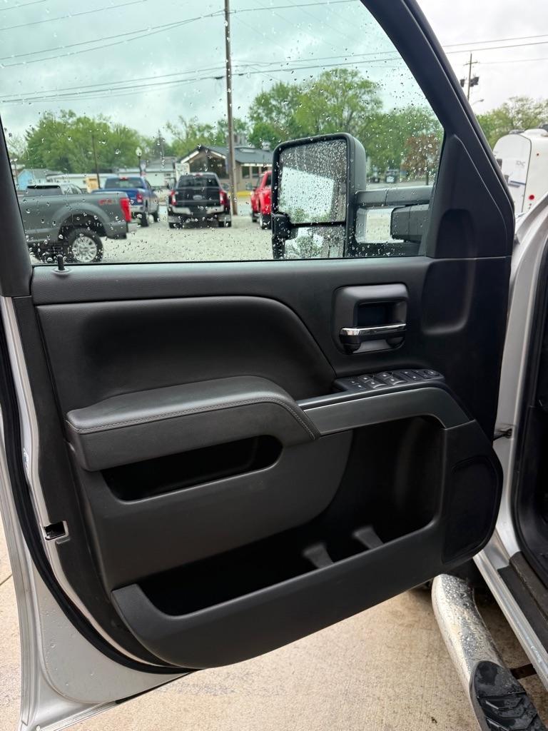 Chevrolet Silverado 2500HD LT Crew Cab 4WD 2015