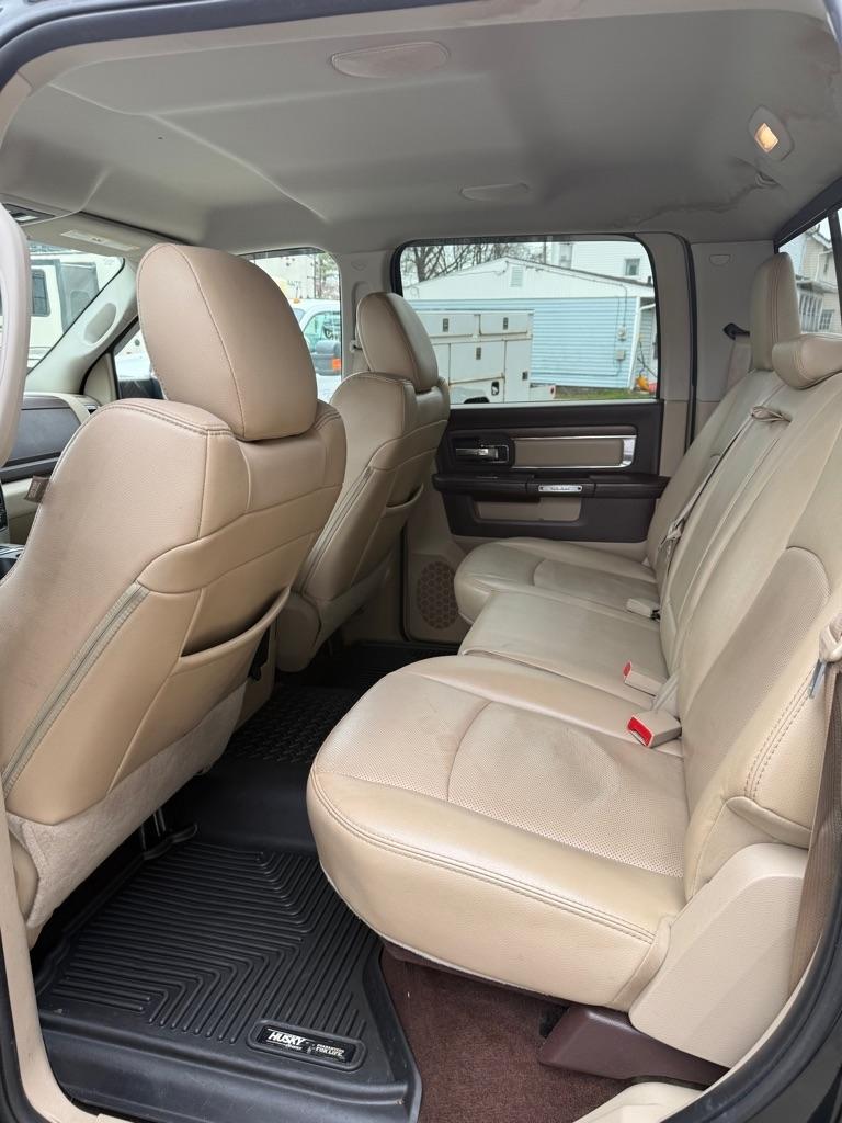 RAM 3500 Laramie Crew Cab LWB 4WD DRW 2016