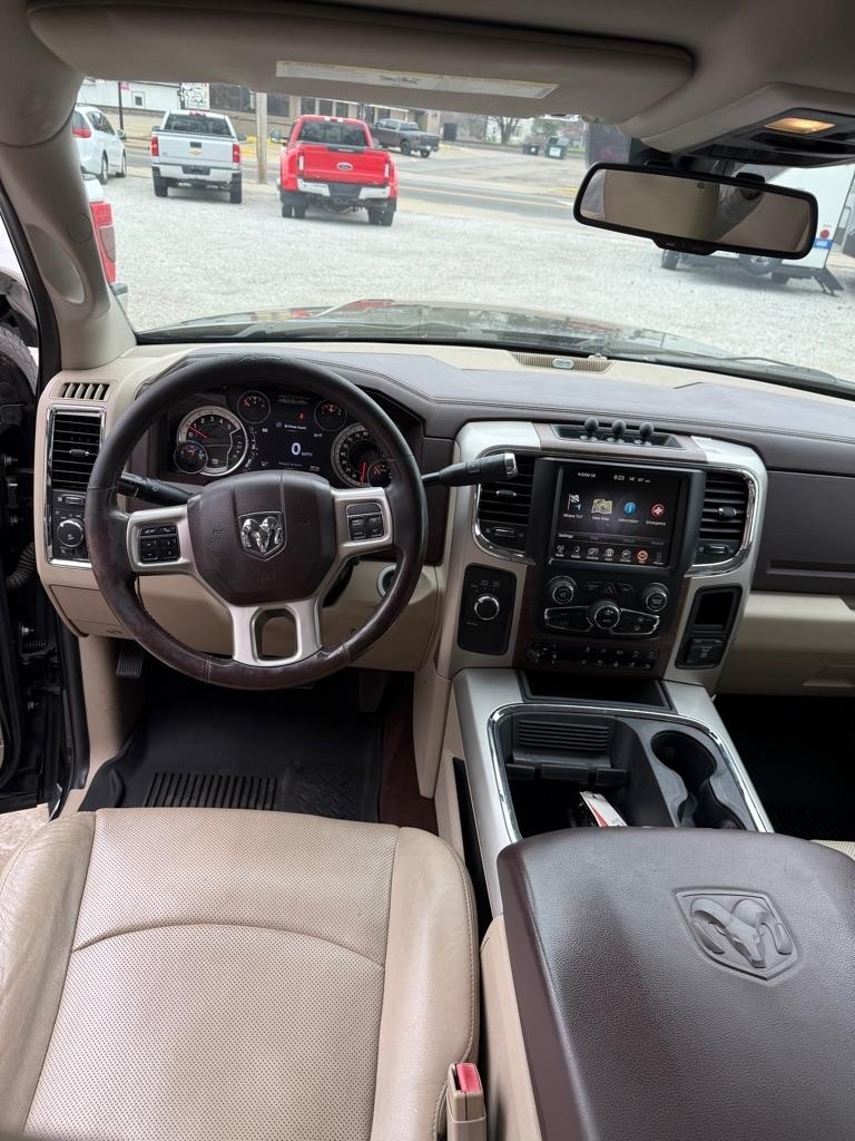 RAM 3500 Laramie Crew Cab LWB 4WD DRW 2016