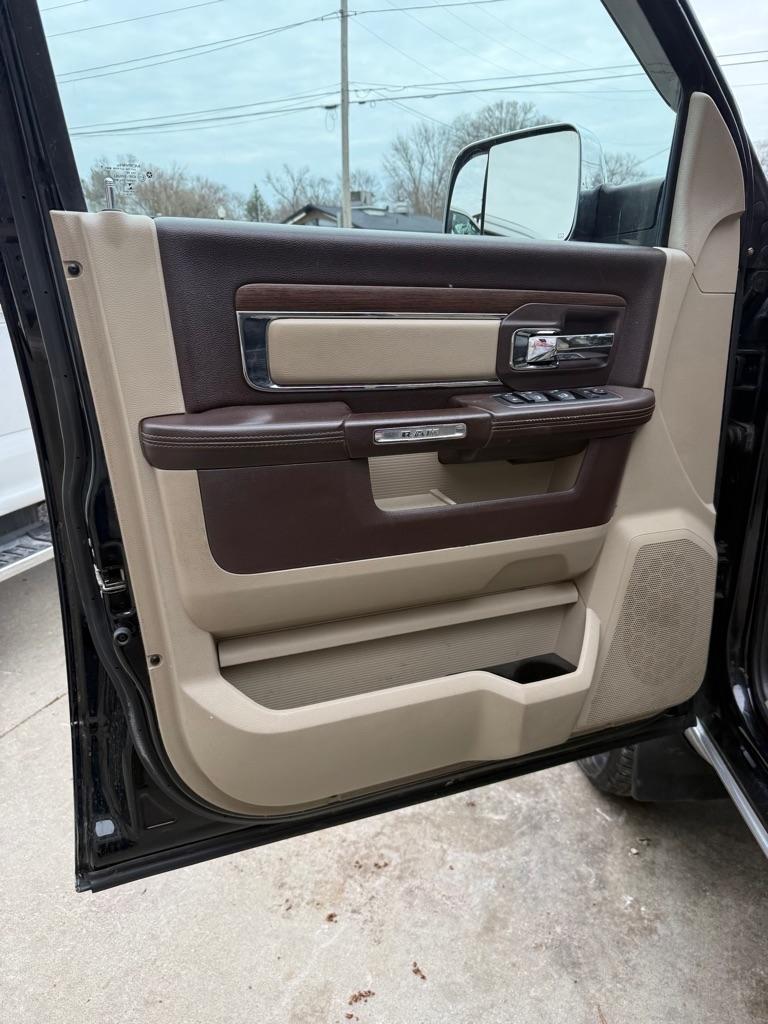 RAM 3500 Laramie Crew Cab LWB 4WD DRW 2016