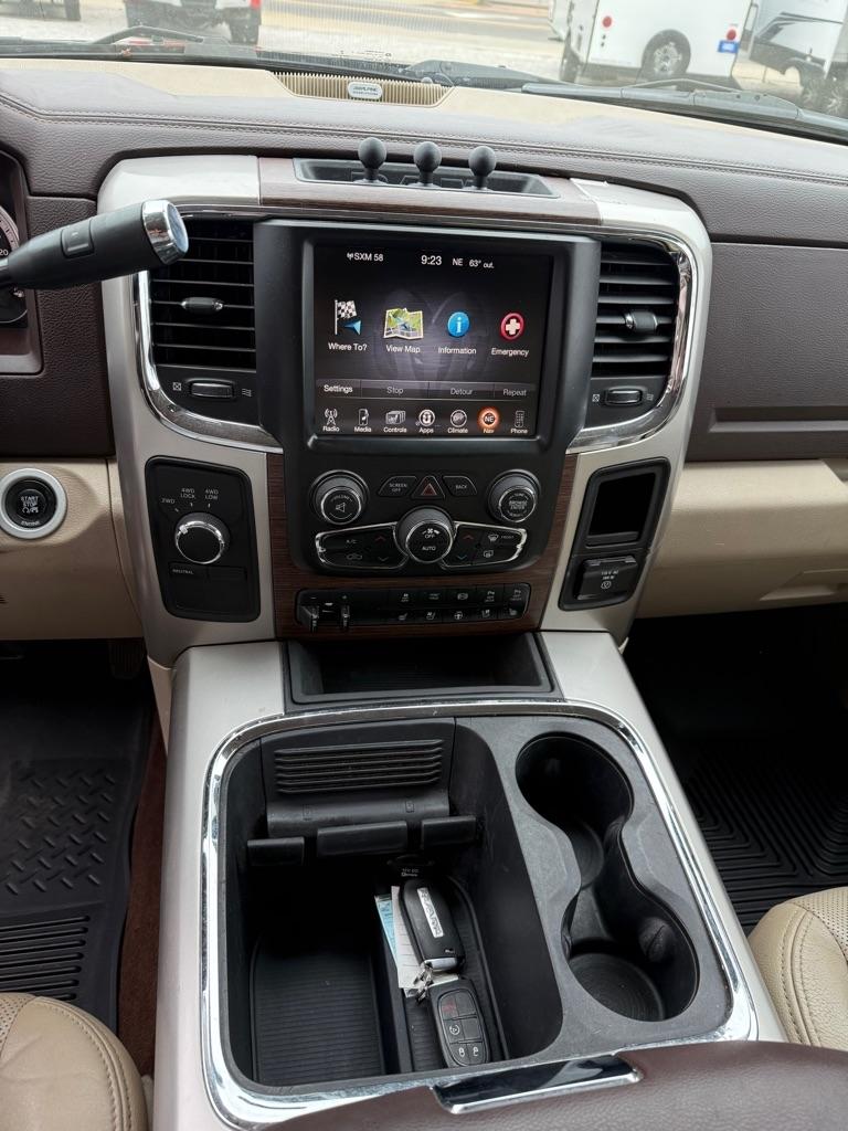 RAM 3500 Laramie Crew Cab LWB 4WD DRW 2016