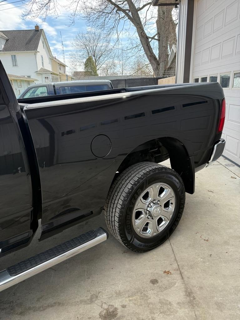 RAM 2500 SLT Mega Cab 4WD 2018
