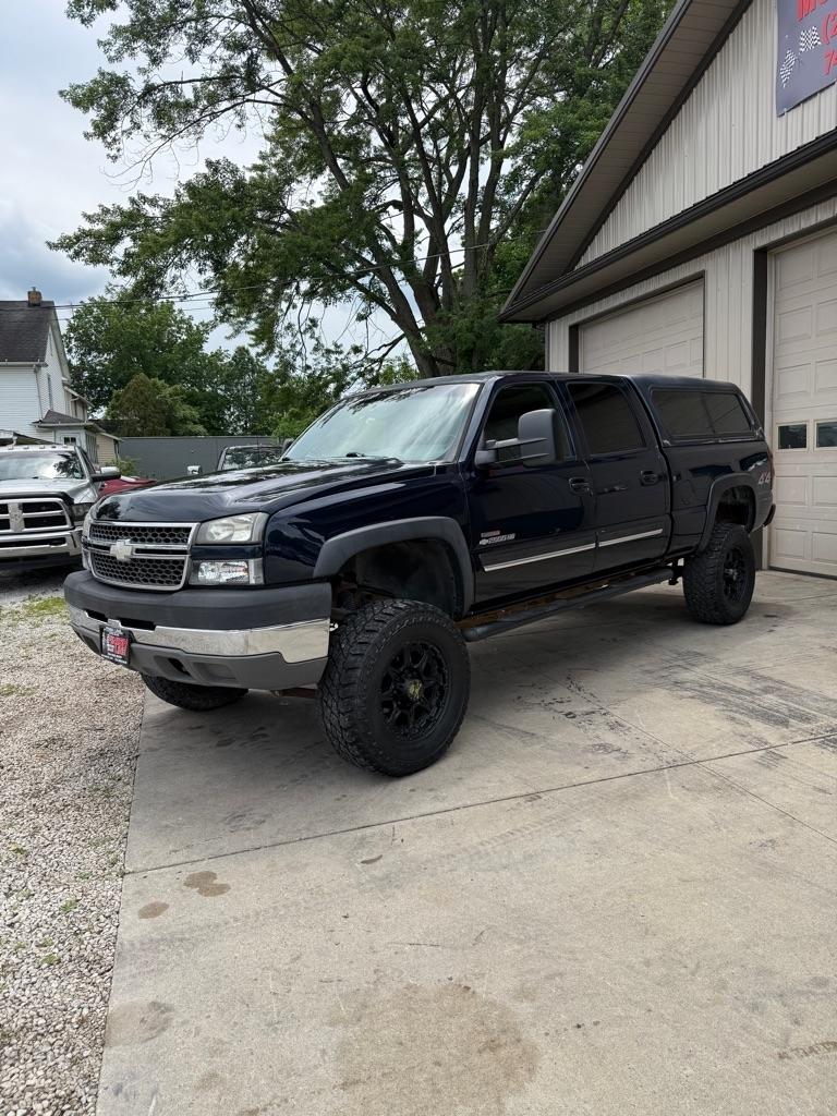 Chevrolet Silverado 2500HD Crew Cab Long Bed 4WD 2005