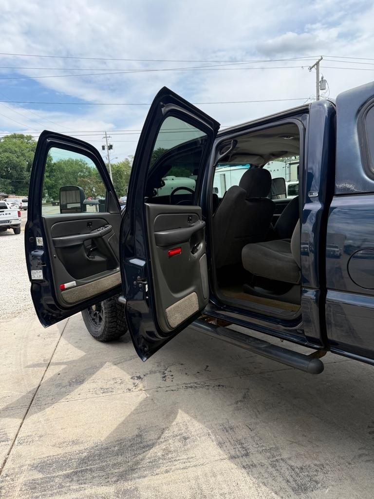 Chevrolet Silverado 2500HD Crew Cab Long Bed 4WD 2005