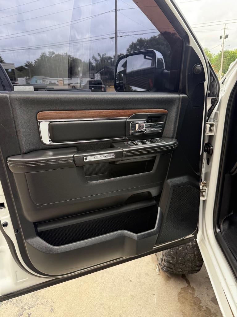 Dodge 2500 Laramie Crew Cab LWB 4WD 2011
