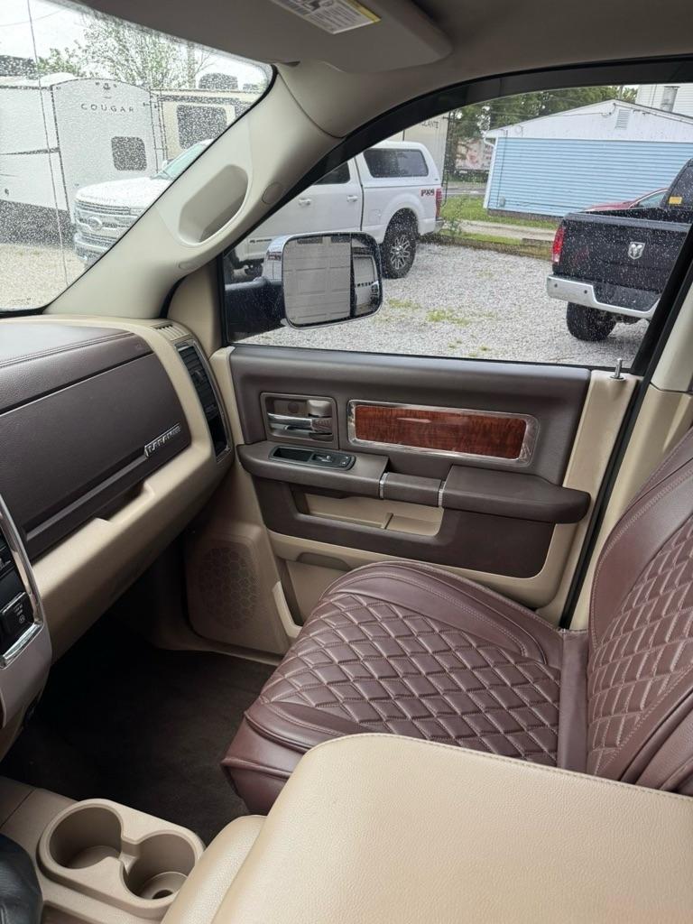 Dodge 3500 Laramie Crew Cab LWB 4WD DRW 2010