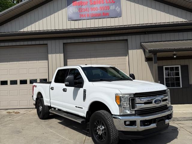 White 2017 Ford F-250 Super Duty King Ranch Crew Cab 4WD Pickup Truck Four-Wheel Drive Automatic