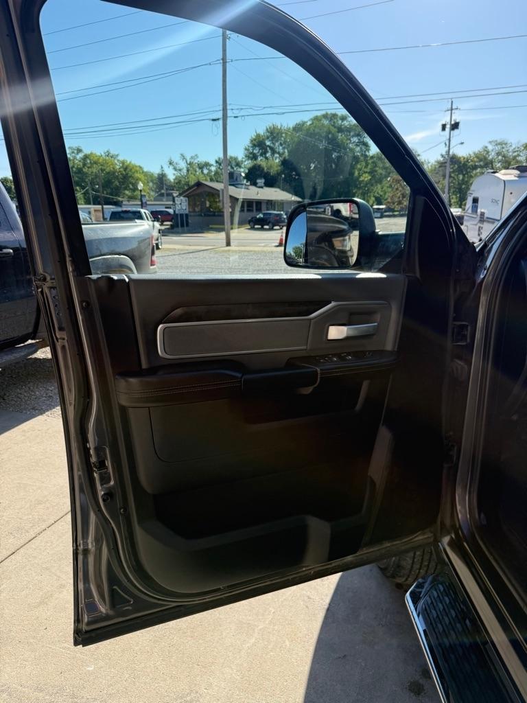 RAM 3500 Big Horn Crew Cab LWB 4WD DRW 2022