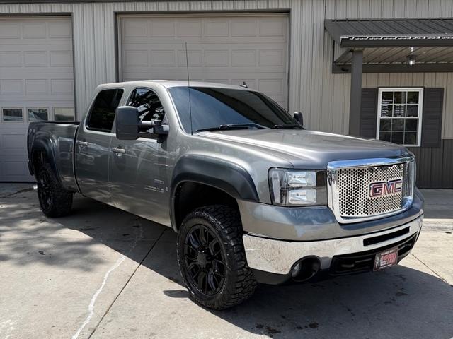 Gray 2008 GMC Sierra 2500HD SLE2 Crew Cab 4WD Pickup Truck Four-Wheel Drive Automatic