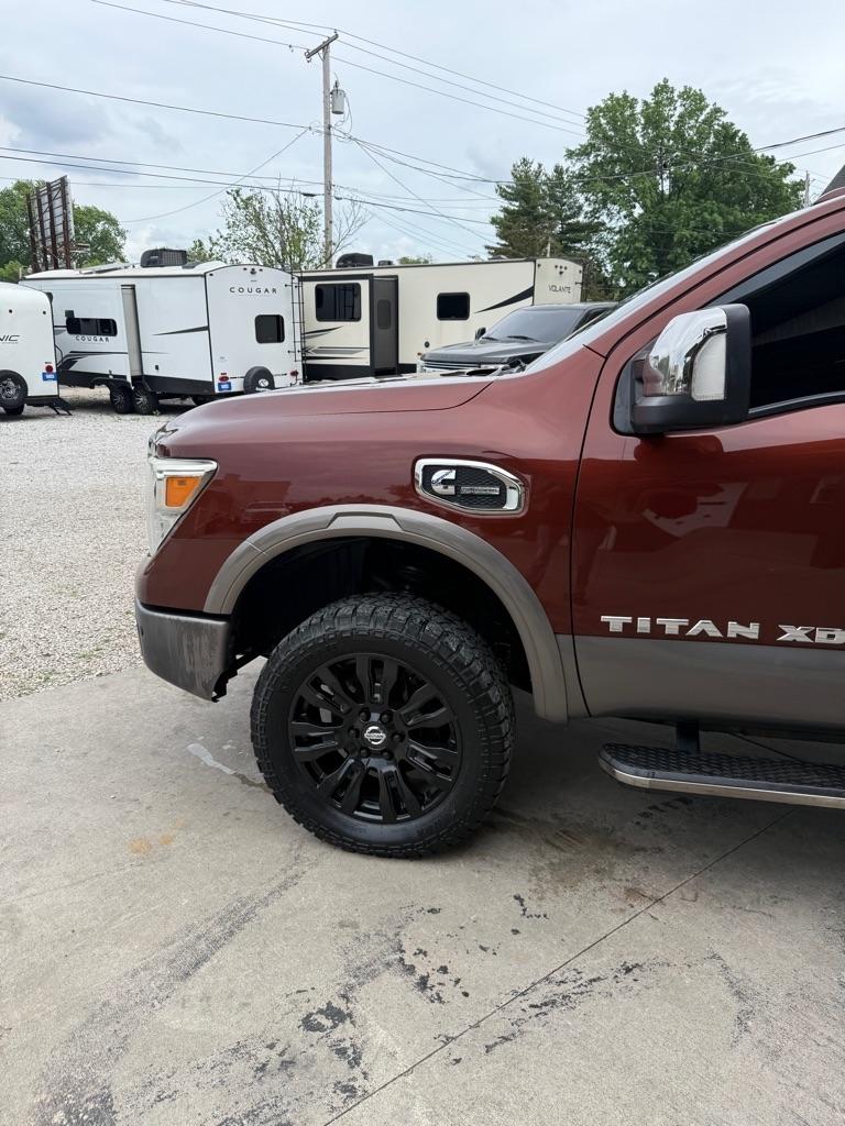 Nissan Titan XD SL 4WD Diesel 2016
