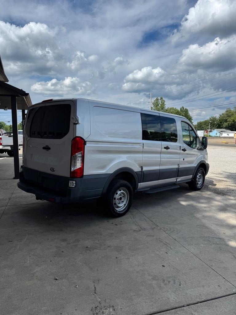 Ford Transit 250 Van Low Roof 60/40 Pass.130-in. WB 2016