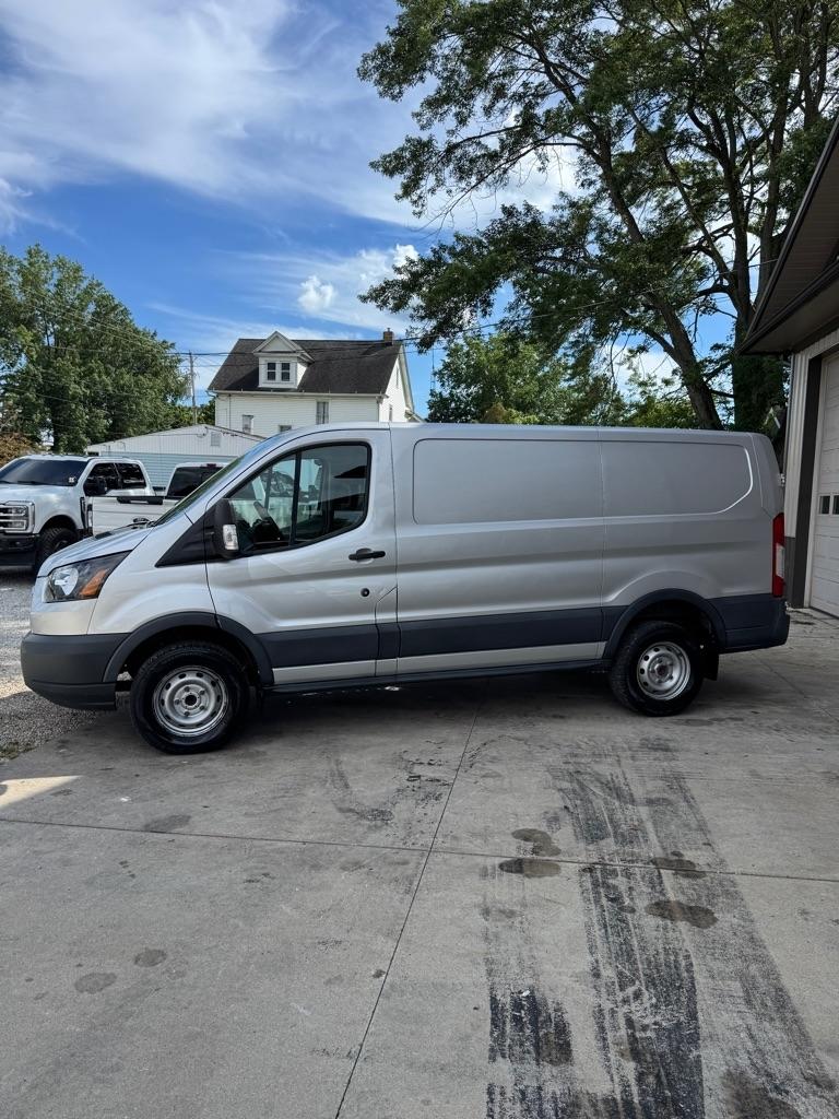 Ford Transit 250 Van Low Roof 60/40 Pass.130-in. WB 2016