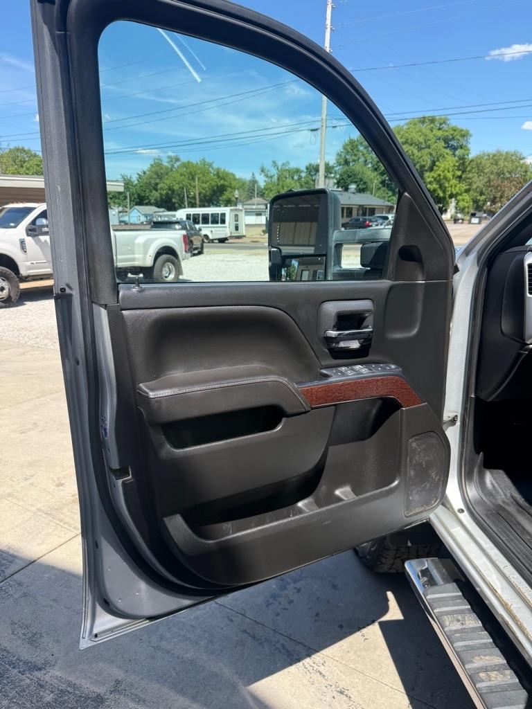 GMC Sierra 2500HD SLE Crew Cab 4WD 2017