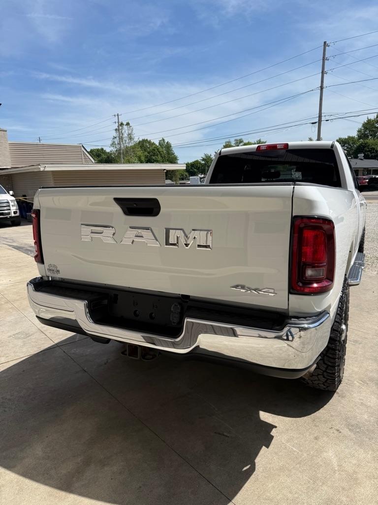 RAM 2500 Tradesman Crew Cab LWB 4WD 2021