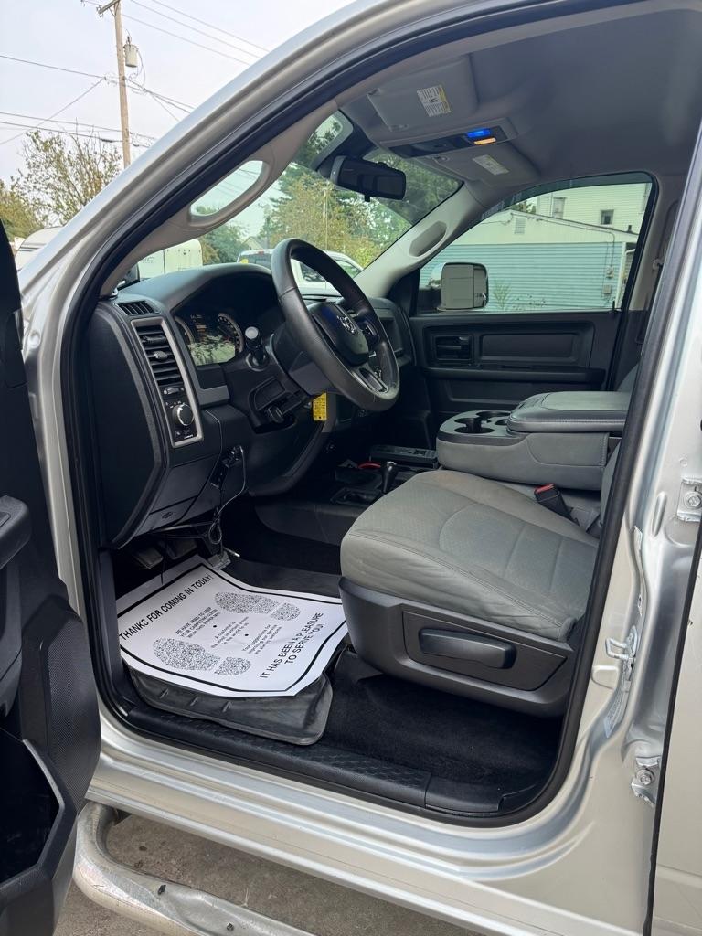 RAM 2500 Tradesman Crew Cab SWB 4WD 2016