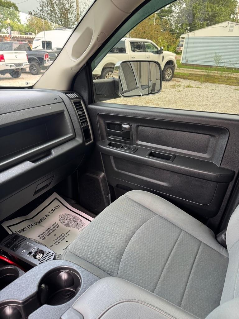 RAM 2500 Tradesman Crew Cab SWB 4WD 2016