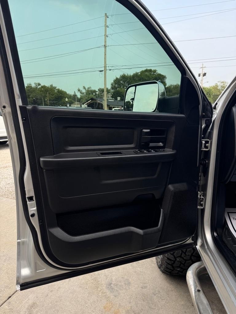 RAM 2500 Tradesman Crew Cab SWB 4WD 2016