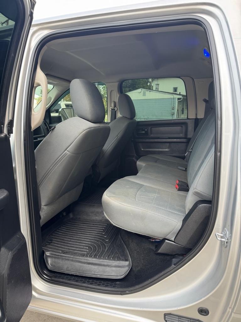 RAM 2500 Tradesman Crew Cab SWB 4WD 2016