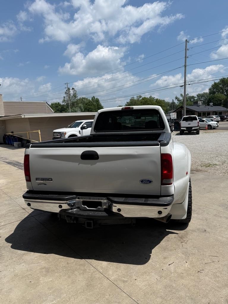 Ford F-350 SD XL Crew Cab 4WD DRW 2005
